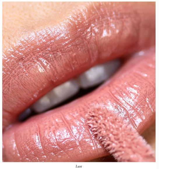 MAC Lipglass Lust - Picture 12 of 13